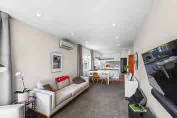 24 Riverview Street, Beckenham