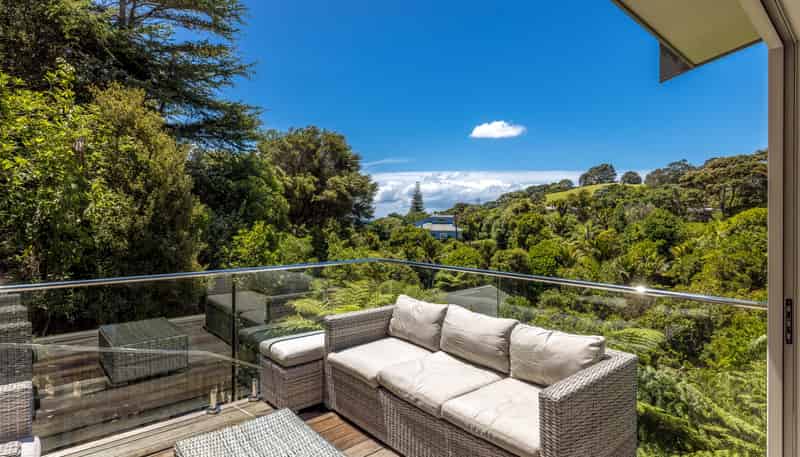18 Victoria Road North, Onetangi