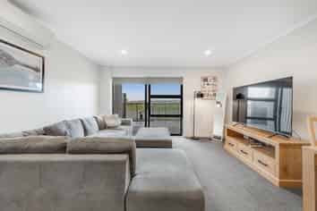 103/26 Shortfin Place, Flat Bush