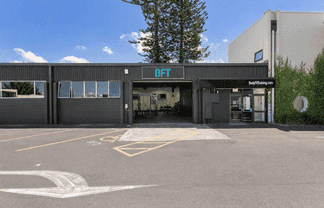 Available NOW!! Extra Carparks Negotiable