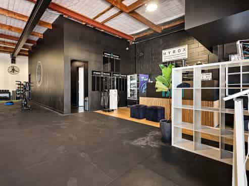 Available NOW!! Extra Carparks Negotiable