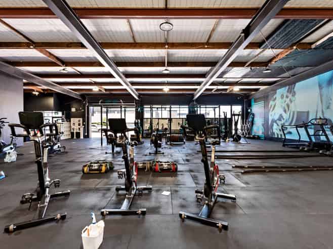 Available NOW!! Extra Carparks Negotiable