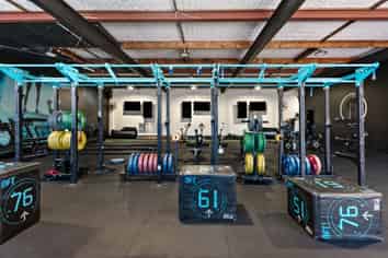 Available NOW!! Extra Carparks Negotiable