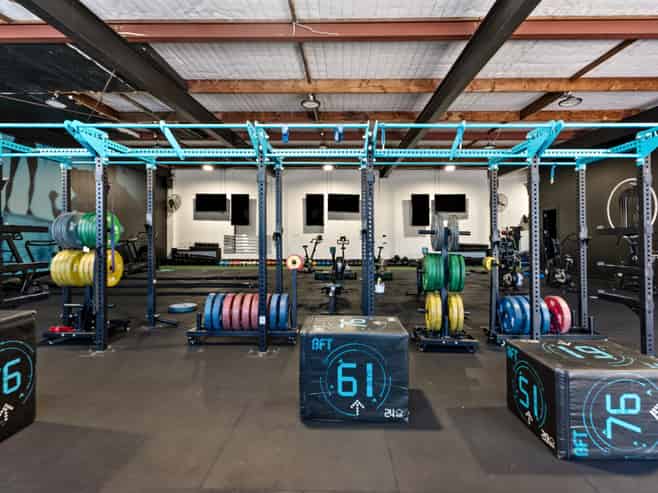 Available NOW!! Extra Carparks Negotiable