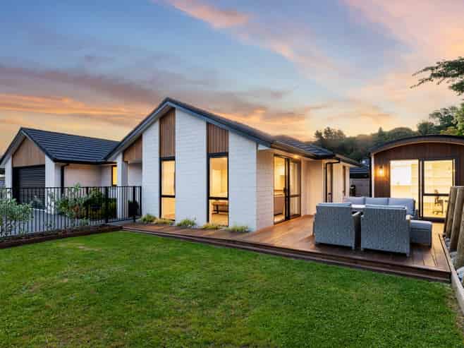 6 Martingale Drive, Whitby