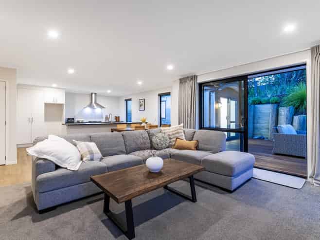 6 Martingale Drive, Whitby