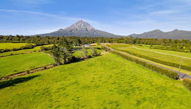 2175 Egmont Road, Kaimiro