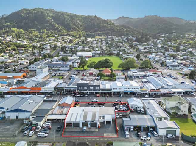 Strategic Thames commercial site