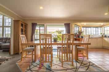 27 Raratuna Street, Turua