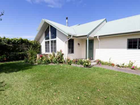 27 Raratuna Street, Turua