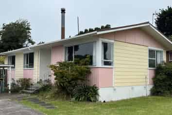 64 Chilcott Road, Henderson