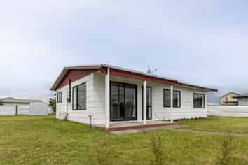 3 Holmes Place, Flaxmere