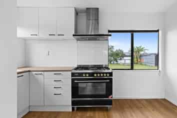 3 Holmes Place, Flaxmere