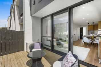 5/239 Flat Bush School Road, Flat Bush