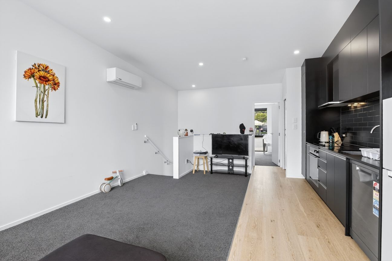 Modern 2-Bedroom Townhouse - Aanzicht 6