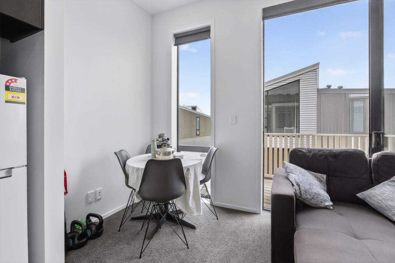 Modern 2-Bedroom Townhouse - Meer