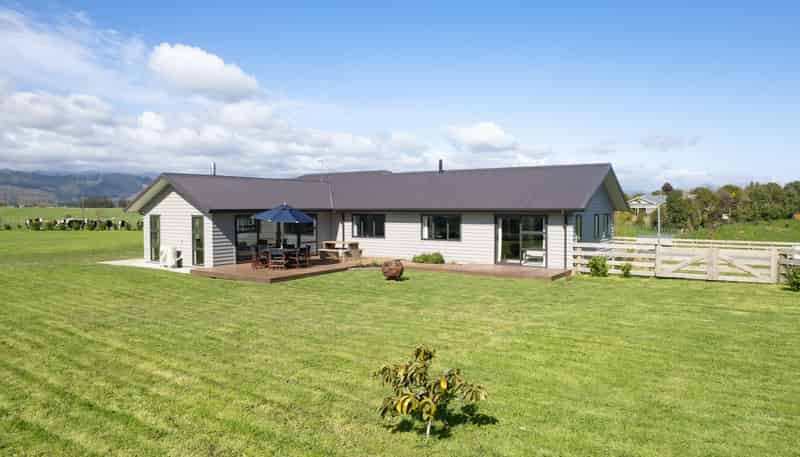 102 Kukutauaki Road, Koputaroa