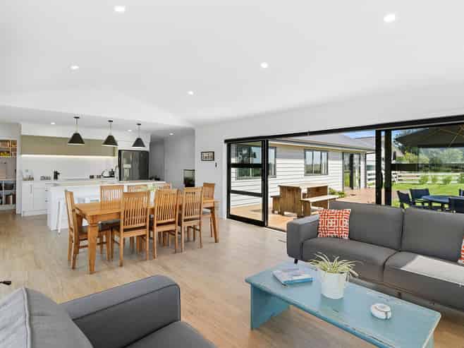102 Kukutauaki Road, Levin