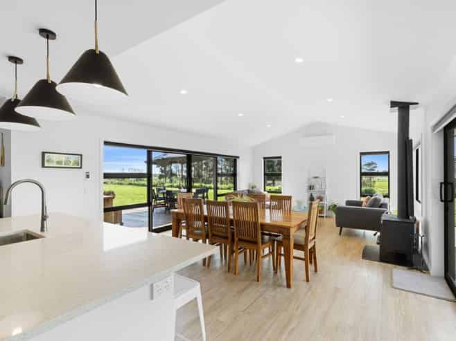 102 Kukutauaki Road, Koputaroa