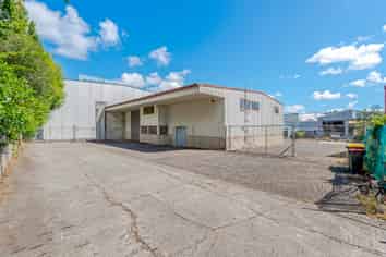 Unbeatable Value - Freehold  Industrial