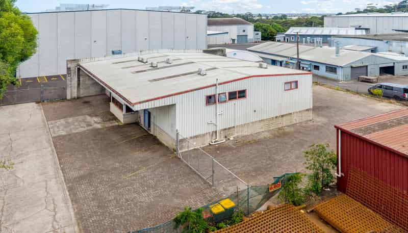 12 Waikaukau Road, Glen Eden