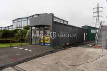 Takanini Retail Gem with Prime Road Frontage