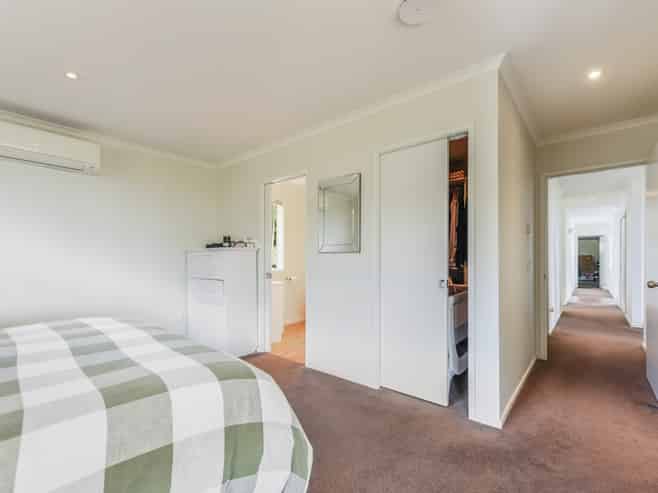 5 Norfolk Place, Stoke