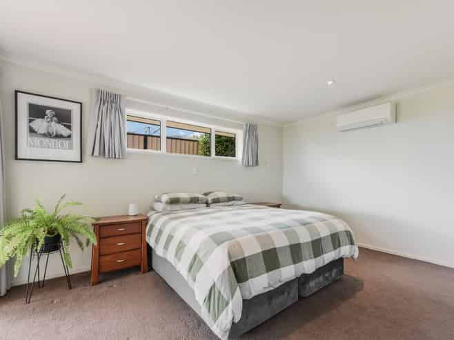 5 Norfolk Place, Stoke