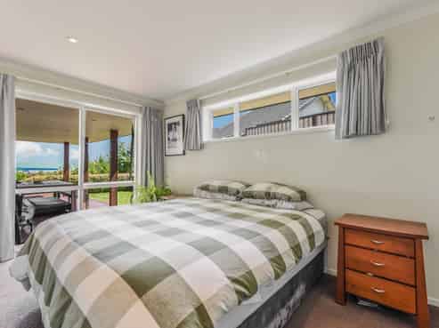 5 Norfolk Place, Stoke