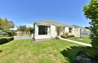 1 & 2/16 Mulberry Place, Redwood