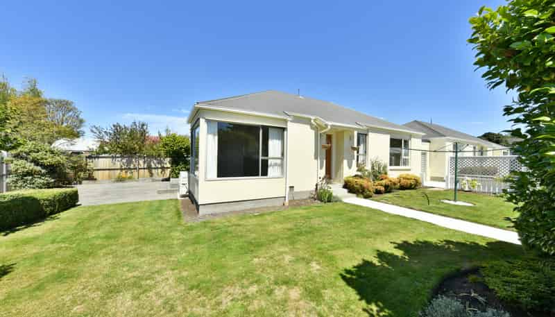 1 & 2/16 Mulberry Place, Redwood