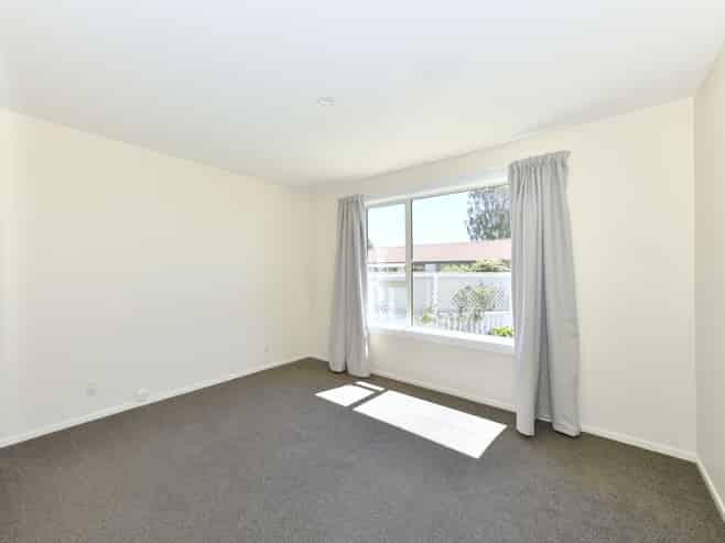 1 & 2/16 Mulberry Place, Redwood