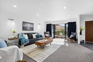 15I Vinograd Drive, Te Atatu Peninsula