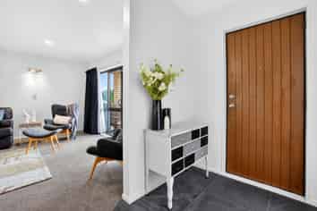 15I Vinograd Drive, Te Atatu Peninsula