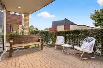 15I Vinograd Drive, Te Atatu Peninsula