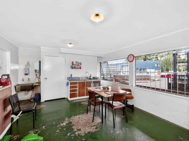 Deceased Estate - Tenanted industrial investment