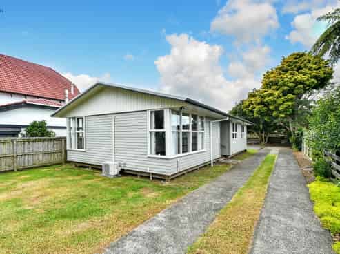 15 Racecourse Road, Waiuku