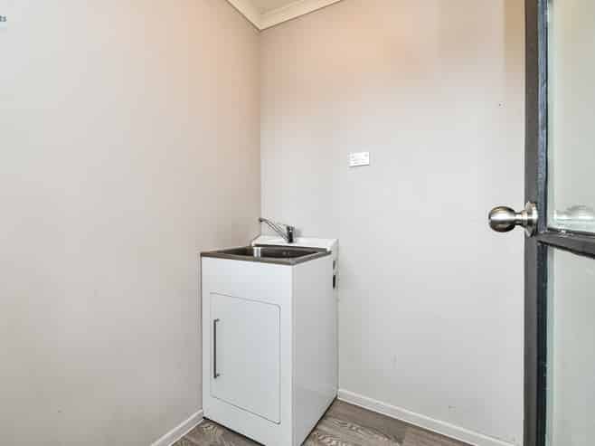 15 Racecourse Road, Waiuku