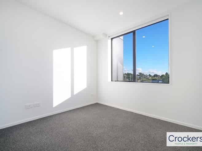 202/5 Rauemi Way, Te Atatu South