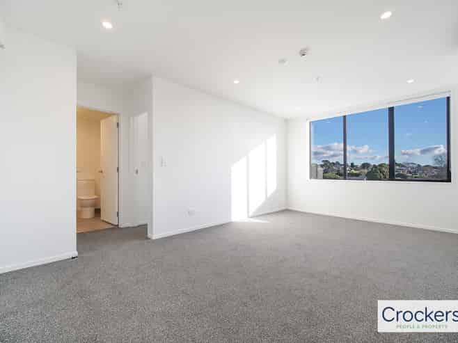 202/5 Rauemi Way, Te Atatu South