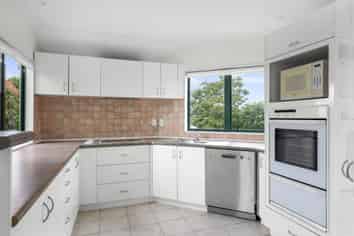 2/36 Devon Road, Bucklands Beach