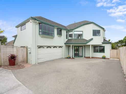 2/36 Devon Road, Bucklands Beach