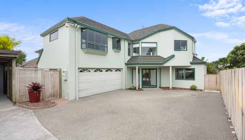 2/36 Devon Road, Bucklands Beach