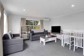 4/52 Cook Street, Hamilton East