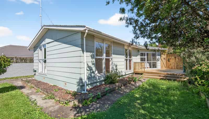 35 Lincoln Road, Carterton