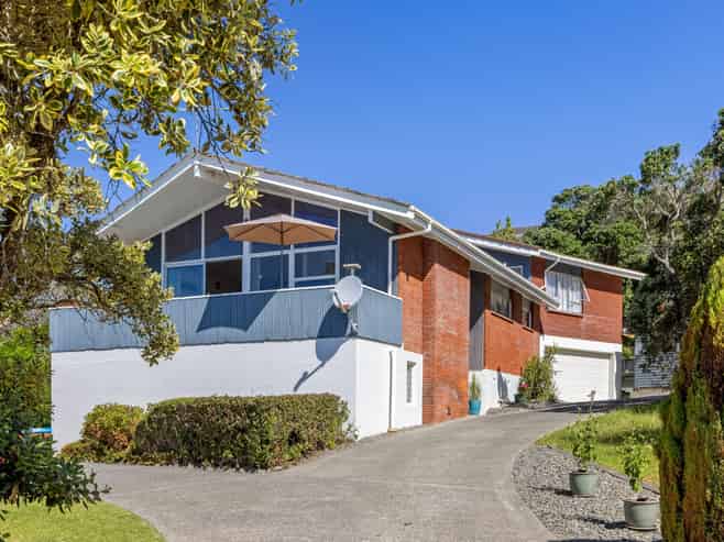 121 Pacific Parade, Army Bay