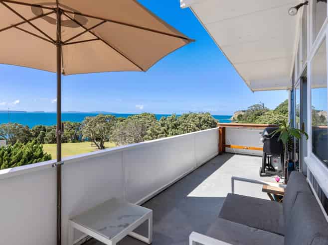 121 Pacific Parade, Army Bay