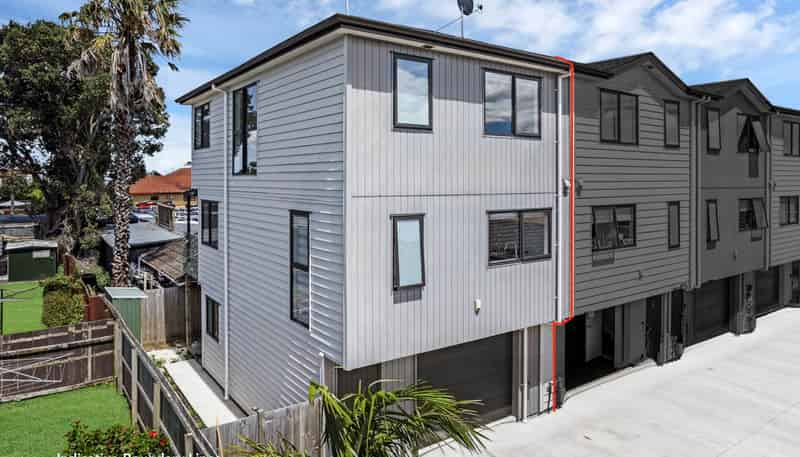 8/20 Charles Street, Papatoetoe