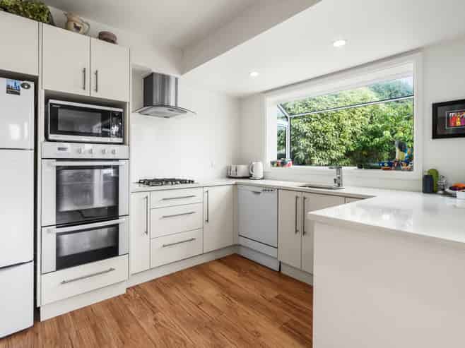 24 Bay View Road, Redcliffs