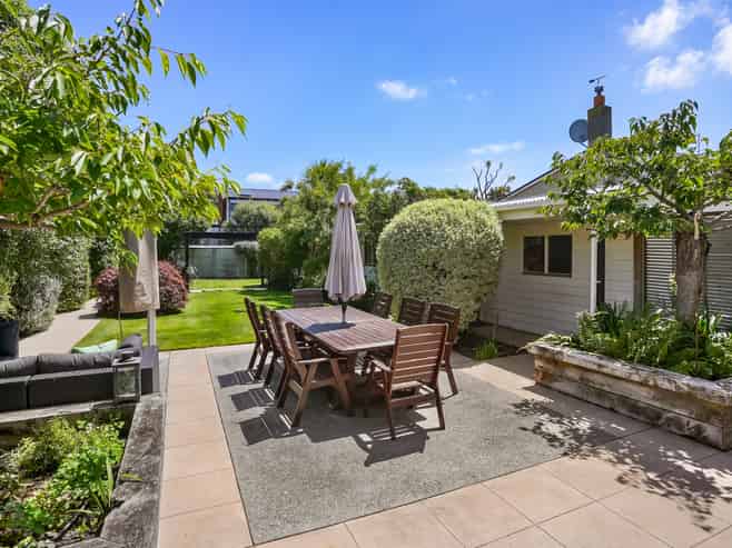 24 Bay View Road, Redcliffs